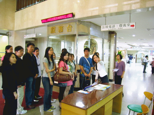 國立臺北大學法律系二年級師生20人於98年5月27日蒞臨本署參訪