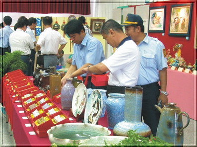 Exhibit of performances of craft training.